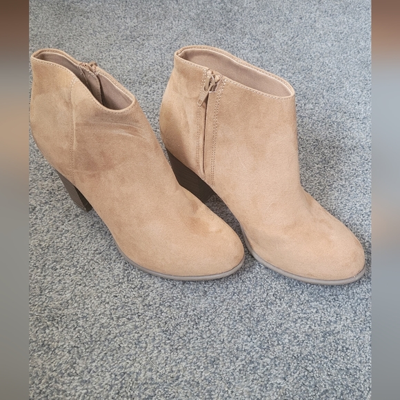 TAN wedges - Picture 2 of 3